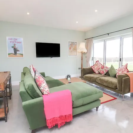 The Old Guard House בית נופש