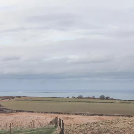 The Old Guard House בית נופש וויטבי