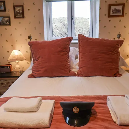 The Old Guard House וויטבי