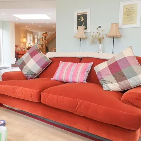 בית נופש The Old Guard House וויטבי