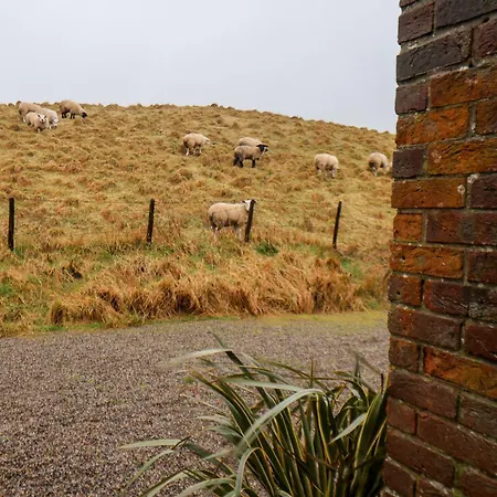 בית נופש The Old Guard House וויטבי