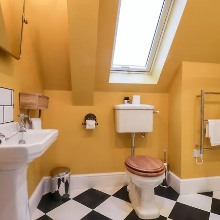 The Old Guard House בית נופש *